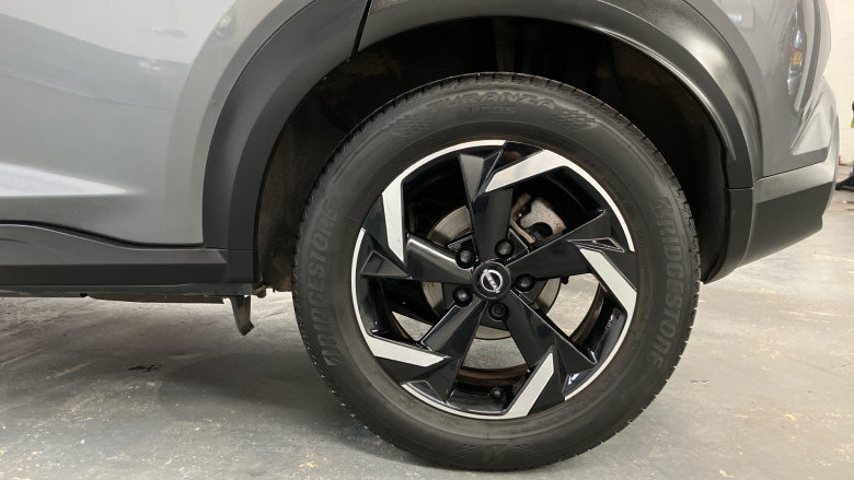 Nissan Juke 1.0 DiG-T 114 N-Connecta 5dr DCT Petrol Hatchback